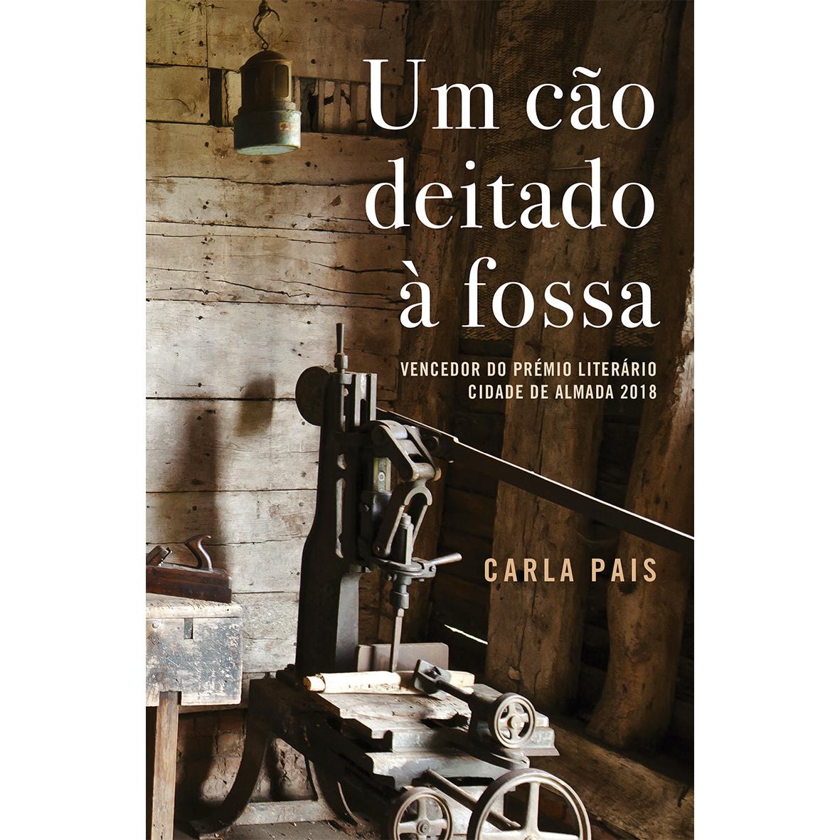 Um Cão Deitado à Fossa de Carla Pais