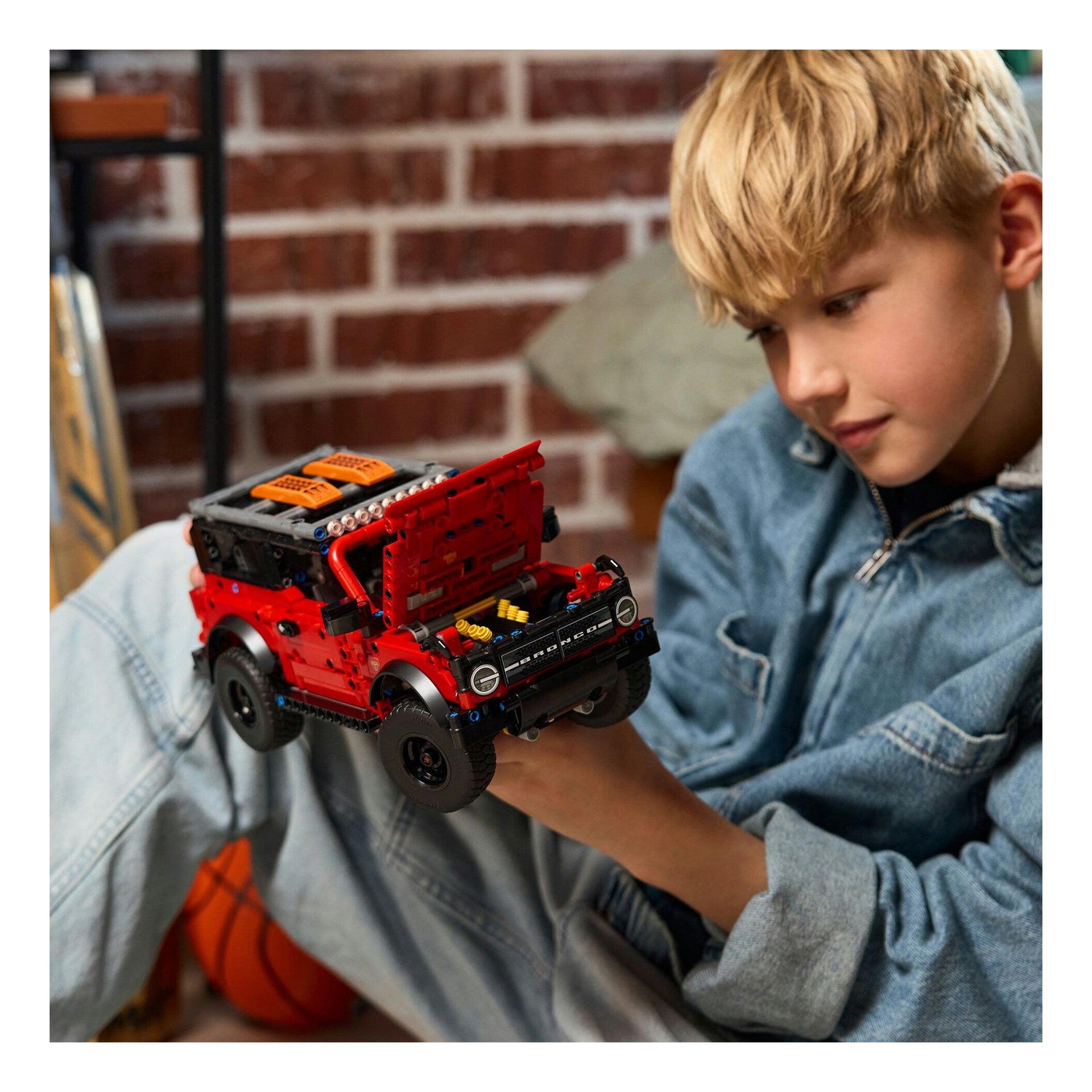 LEGO Technic - Suv Ford Bronco - 42213